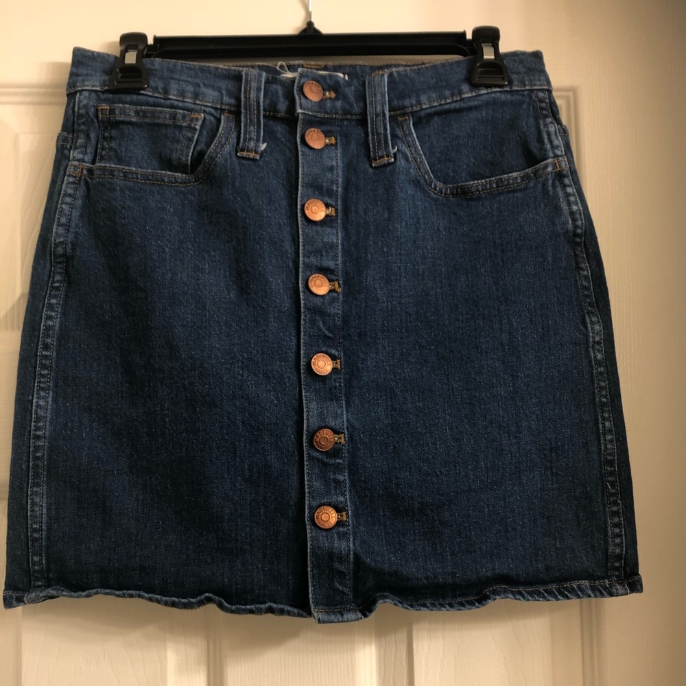 Madewell mid thigh denim skirt, size medium.